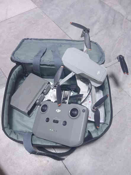 للبيع درون مني٢ مستعمل نضي سعر ٥٢٥ ملحقات ٣ بطاريات وجنطه  وكيبلات التصال  رقمي ***********
