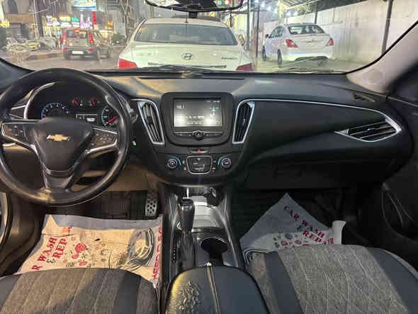 السلام عليكم 
ماليبو موديل 2017 
رقم اربيل شرط التحويل
لون سلفر
جاملغ جهة السايق والبنيد
نظام ABS 
محرك 1500 تيربو 
مانع انزلاق TCS
مقعد السائق تحكم كهرباء
تبريد قطعتين 
مثبت سرعة 
بصمة تشغيل 
بصمة ابواب  
كامرة خلفية   
للاستفسار ***********
السعر 95 وبيهة مجال اتصل وتدلل
