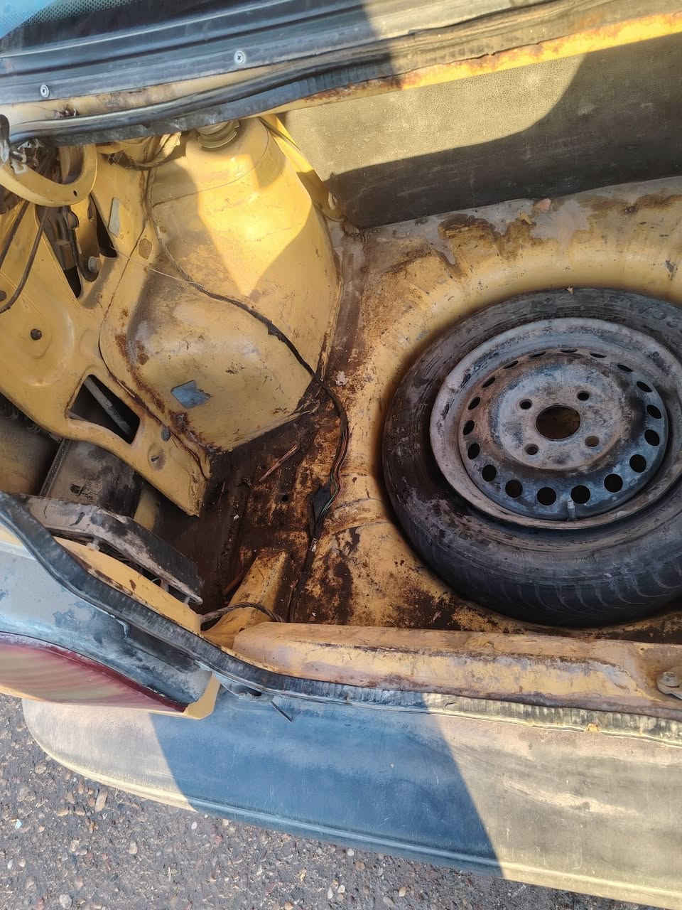 سلام عليكم سايبه موديل ١٢ رقم صدامي مكينه كايمه وصاصي من صفحت اليمنة يرادلة تعمير وراعيهة موجود سنوية صاقطة من ٢٣ هيئة مدفوعة من ال١٨  سعر ٧ وبيهه مجال المكان تاجي رقم ***********
