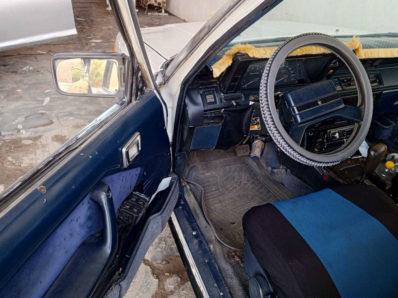 سوبر موديل 85 رقم الانبار مشروع وطني سنويه عظم لسنه 28 كير محرك بطه شرط داخل جديد طخم تاير جديد صدر جديد كهربائيات شغاله مسجل شغال السعر 30 وبيها مجال قليل ومراوس يرهم مكان السياره الشرقاط// *********** // ***********
