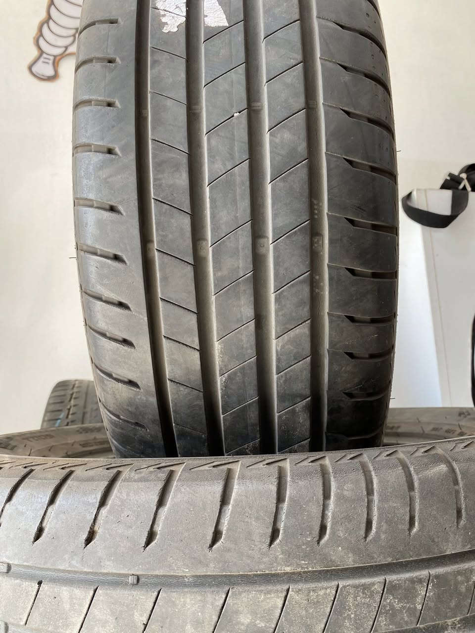 السلام عليكم ورحمة الله وبركاته
🩶الاخوه للاطارات المستعمله 🩶
      سيريه قومه درجه اولي نقشه صيفيه تبارك الرحمن قومات نظاف جداا
           رقم.        🖤 17 // 65 // 225 🖤
ماركة // بريدجستون Bridgestone 
   نتعامل بالبطاقه المصرفيه 
    المكان / القره بولي القويعه طريق الساحلي يوجد خدمة توصيل 
     0920245348


**إذا كنت صاحب هذا الإعلان وتريد حذفه لأي سبب، رجاءا أرسل رسالة إلى الدعم الفني**