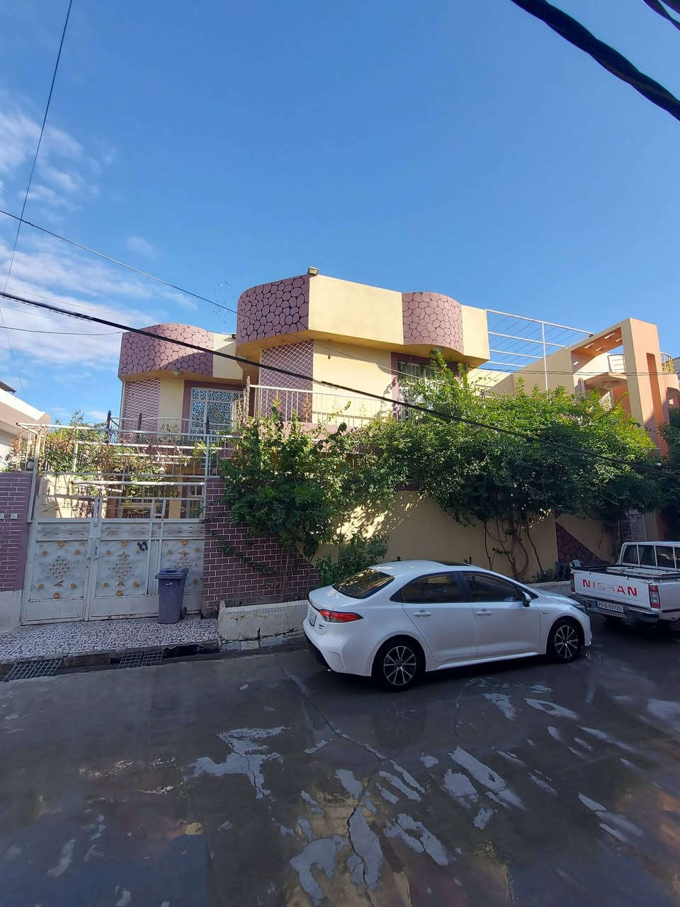 🏩 دار للبيع [[ أو للأستثمار ]] ⚜️ الموقع بعقوبة ⬅️ السراي 🚦تقاطع الوثبة 🛕 خلف القمة للسيراميك والمرمر 🏖 موقع مميز [ ركن على شارعين ] 🛣 خدمات كاملة  ✅️ نوع العقار طابو زراعي ملك صرف على القرار ( ٢٥ ) 🔶️ سند بأسم صاحب العقار ليضمن المشتري حقه 
🔱 علما أن الدار مؤجر 🔹️ وارده الشهري (( ٨٠٠ )) الف قابل للزيادة ☎️ لمعرفة السعر لطفا التواصل بالخاص ⭕️ مساحة ( ١٦٠ ) متر 🔺️ واجهه ( ١٦ × ١٠ ) متر
 🏘 طابق الأول ( ٢ ) غرفة نوم 🏛 وستقبال ⬜️ وصالة 🛖 ومطبخ 🛁 ومجموعة صحيات كاملة 🔱 ومناور عدد ( ٢ ) 🚘 وكراج سيارة 🏝 مع حديقة خارجية  
🏘 اما الطابق الثاني نفس مواصفات الطابق الأول 🛝 مع درج خارجي 💥 💥 💥
للاستفسار مع مكتب المصطفى للعقار ☎️
 موقع المكتب ⬅️ مدخل العزات مجاور اسواق نوتيلا الغذائية 🛒 او التواصل على الماسنجر او الواتساب على الرقم *********** 📞📞
