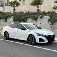 Nissan altima SR 2024  ماشيه 10 الف ميل  مكان صبغ موضح بلمنشور  شويه ص...