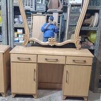 غرفة للبيع المكان بغداد البياع خشب بلوك سنديان صاج تزكام السعر 3 ملاين...