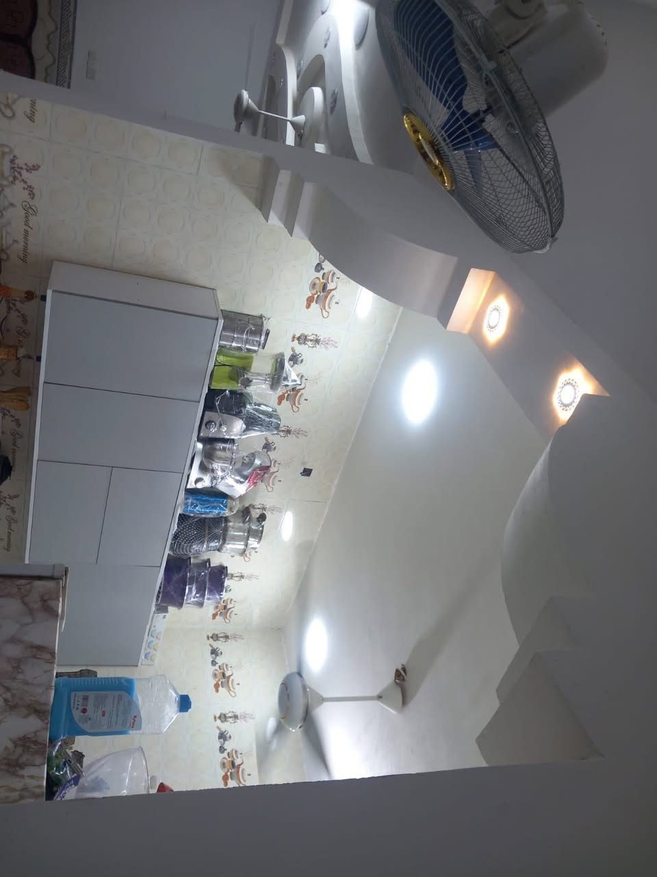 السلام عليكم بيت للبيع رقم 100 متر معامله واصله للتقيم نهاوند شارع عشرين قريب على شارع اول فرع بناء حديث للمعلومات اتصال 📞 ***********
