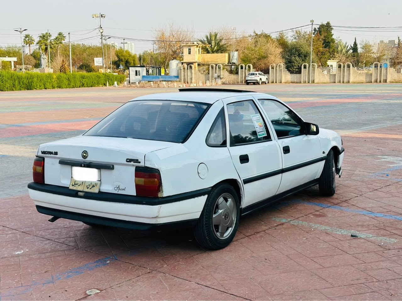 بەناوی خوای گەورە ماشاالله لە ماڵی هەموو لایەک …
ڤیکترا مۆدیل ١٩٩٠ گێڕعادی 
بێ بۆیاغ بێ لێدران  پشت و پێشی لێدرانی نییە ..
سلایتە سەیارەکە ماشاالله زۆر جوانە کامل جوانکاری و کەمالیاتی ڵۆ کرایە …
گێڕ و مەکینەی بەشەرت گەرمی بەشەرت  کارەبایی کامل مەزبووت نەقسی نیە ..
پشت و پێشی چرکەی نیە بەشەرت دەشبول و بەرە دەرگەی لۆک…
بەناو کردن و وەکالەی بەشەرت سەنەوی بەسەرچووە ٢٧٠.٠٠٠ غرامەی لەسەرە 
بەناوی خۆمە  
*********** شوێن. هەولێر أربيل, العراق
