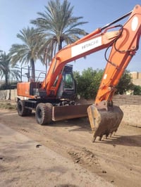 حفاره للبيع موديل ٢٠٠٦ الستفسار ٠٧٨٣٩١٦٠٩٩٩ خاص مااجاوب