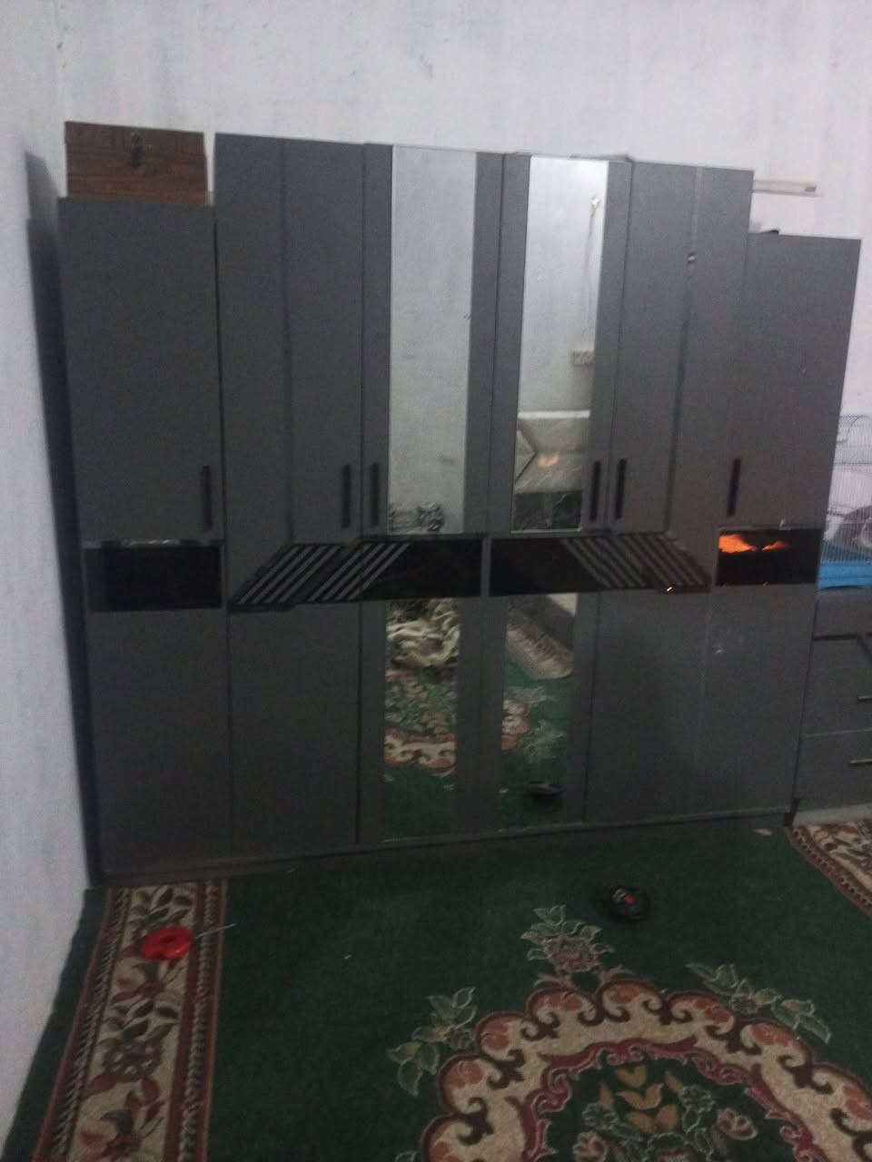 السلام عليكم غرفه تركي للبيع غير مستخدم سعر 500 وبيها مجال هي وفراشها عنوان البصر الزبير تواصل واتساب ***********
