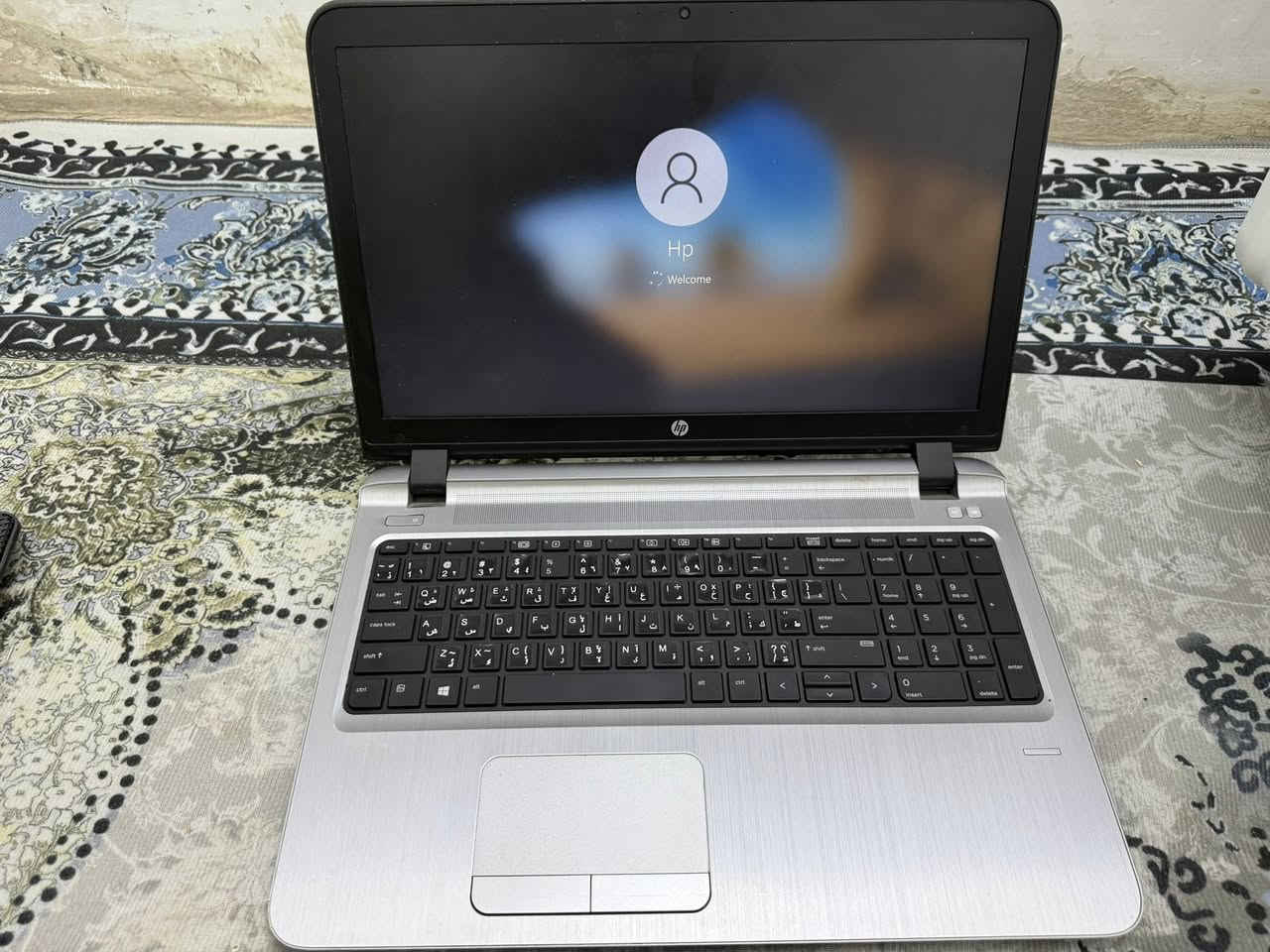 للبيع لابتوب HP ProBook 455 G3  
الجهاز مرتب ونظيف وشغال طبيعي بدون مشاكل 👍

✅ معالج AMD A10 Radeon R6  
✅ رام 8GB  
✅ شاشة 15.6  
✅ مناسب للدراسة والأوفيس والتصفح والاستخدام اليومي  
✅ البطارية تدوم تقريباً ساعتين  
✅ وياه الشاحن الأصلي  

🎁 هدية فان تبريد 6 مراوح مع تحكم بالسرعة وتبريد قوي ❄️

📍المكان: بغداد / الكاظمية  
🚚 يتوفر توصيل للمناطق القريبة من الكاظمية  

💰 السعر: 230 ألف قابل للتفاوض للجادين فقط

البيع لعدم الحاجة  
للاستفسار خاص


**إذا كنت صاحب هذا الإعلان وتريد حذفه لأي سبب، رجاءا أرسل رسالة إلى الدعم الفني**