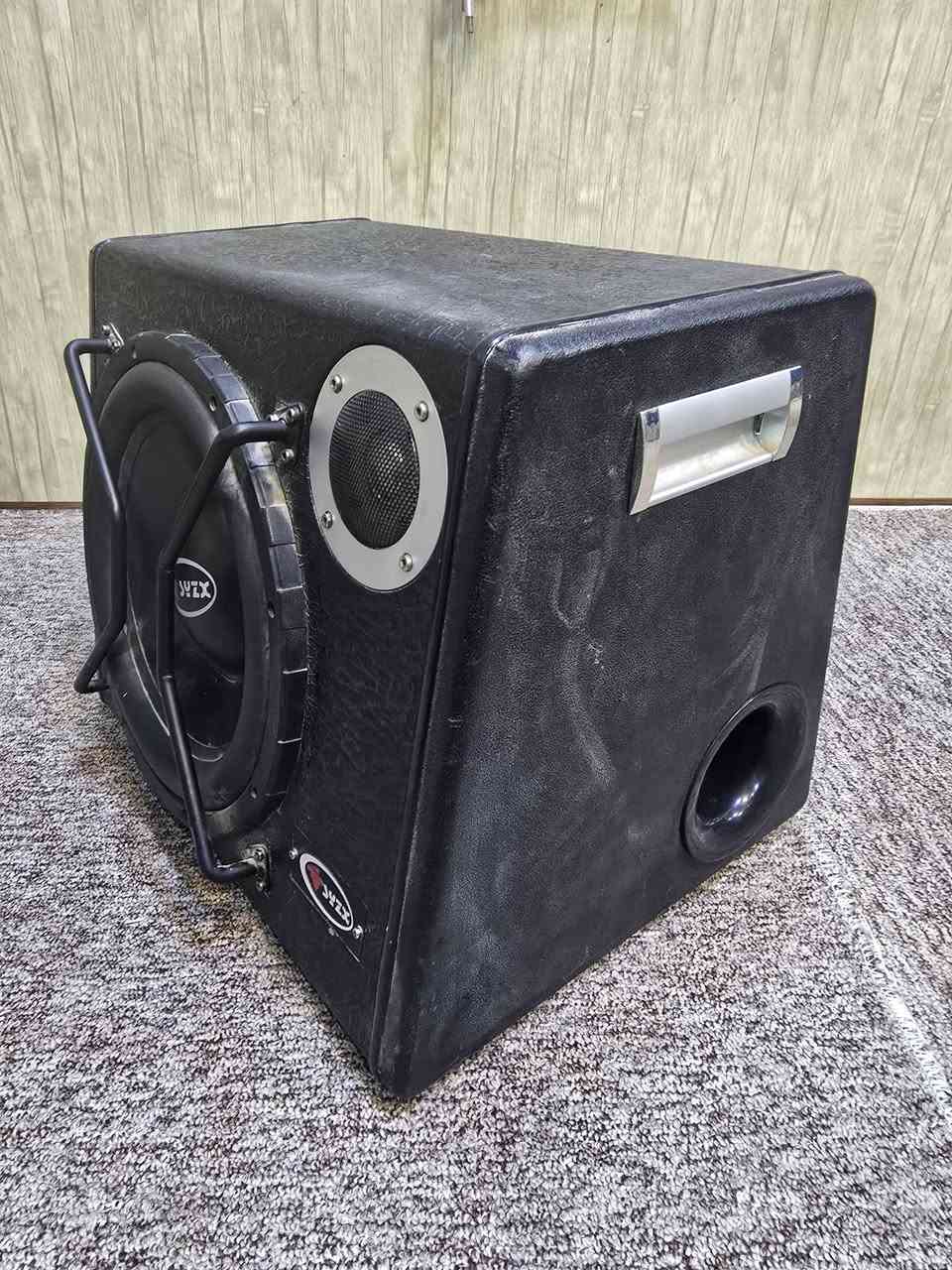 السلام عليكم
من رخصه الادمن....  مظخم للبيع جاهز وشغل  يرهم على جميع السيارات حديث و قديم فول الفول نظيف فول صوتو كلش عالي......  السعر خاص.. 
آوٌ آتٌصّلَ عٌ آلَرقُمً ***********
