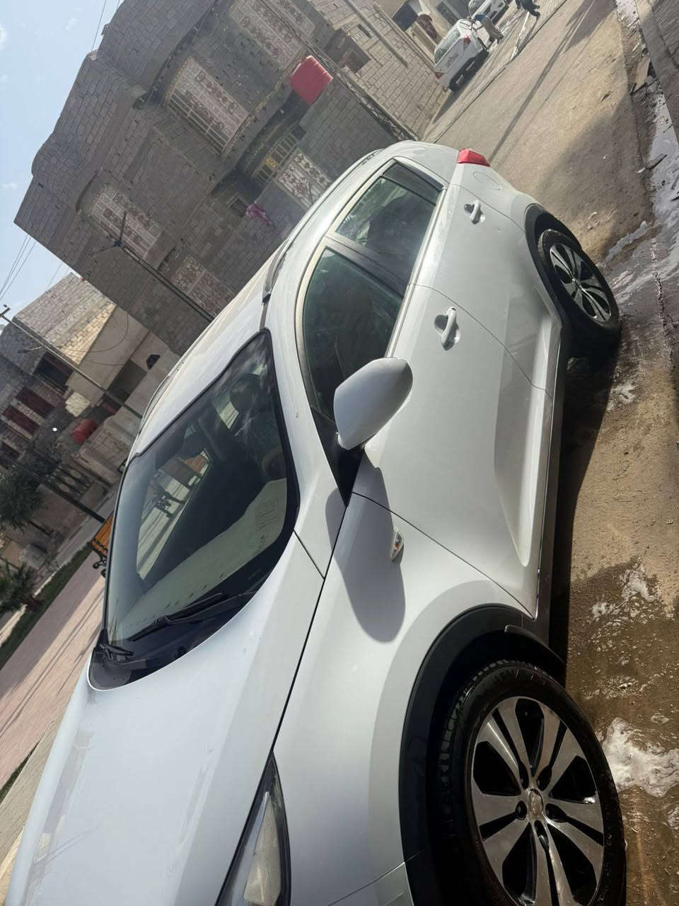 السلام عليك كيه سبورتج 2014 السياره كفاله رقم بصره الدولي السياره حيل جديده ماشيه 88 الف سبيرها مانازل بيها بارد بسيط بلباب محرك وكير كفاله تخم تاير حيداديه مانقصها برغي
مكان السياره البصره الزبير 
سعرها 160 وبيها مجال
***********
