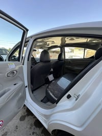 نيسان صني مصري. للبيع 2025 سياره كفاله عامه من الضربه والصبغ والسياره ...