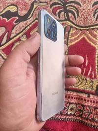 موبايل • للبيع • بدون مواصفات