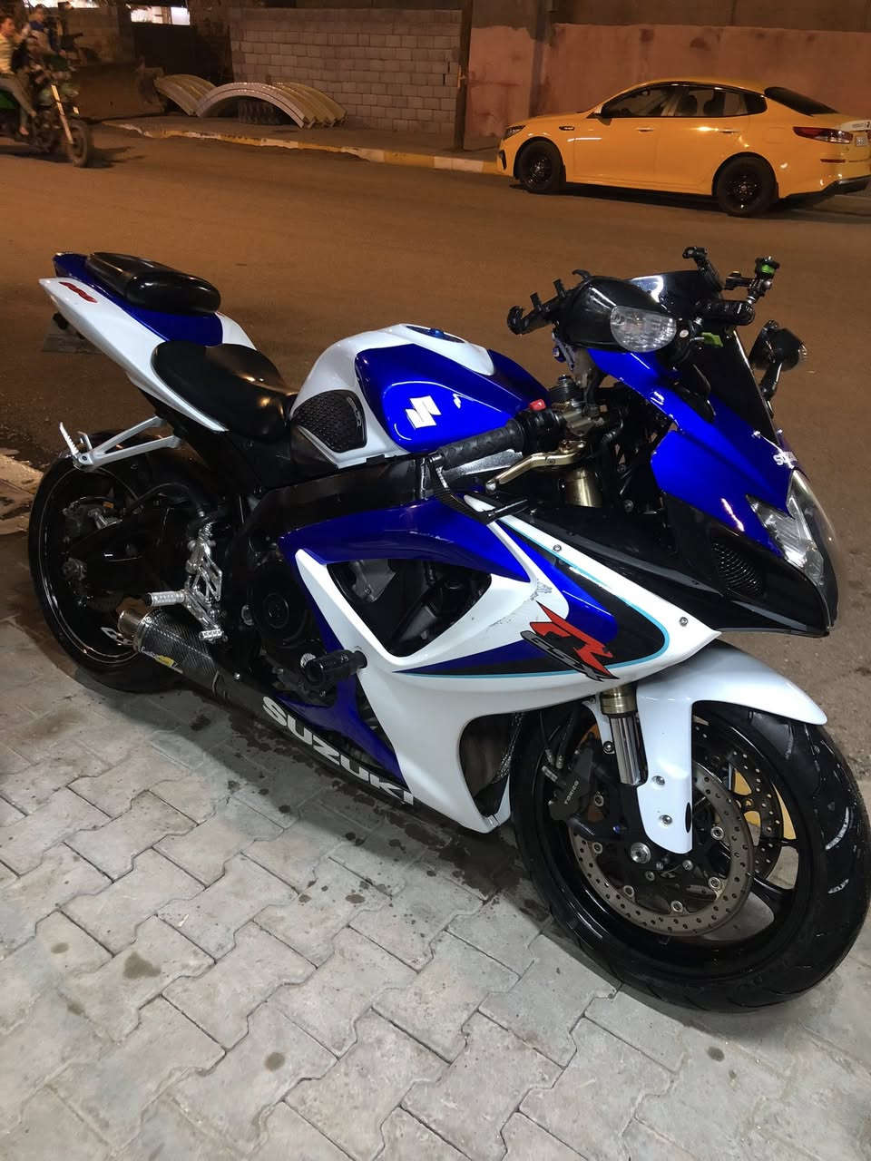 جكسر موديل 2006 دراجه كفاله عامه زيروو ماشيه 23 الف  دراجه رقم ترهيم   علا شاصي  وجاهزة من كلشي. سعر ٥٥ ورقه  وهاذ رقمي   واتساب.  مكاني بصرة الفاو ***********
