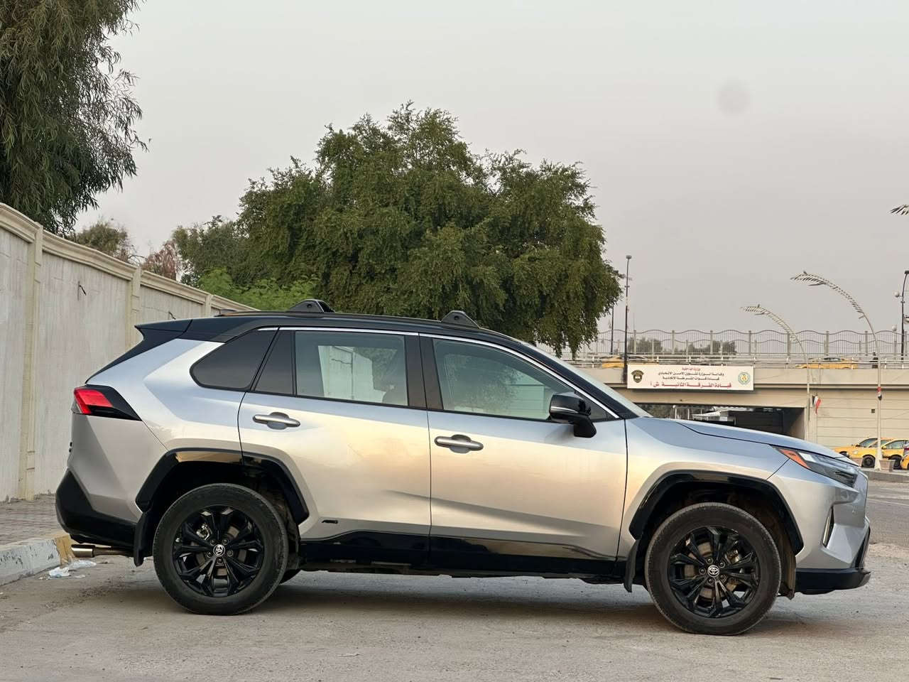 السلام عليكم 
تيوتا راف فور 2024 XSE فول هايبرد رقم بغداد وصور الحادث مرفقة بدون ايرباك 
المواصفات : بانوراما / بصمة / TWO COLOR / جنطة كهرباء / خزن ميموري / جلد / كشن كهرباء / تدفئة كشنات / ويل كب بلاك كبير / فور ويل / 3 انظمة قيادة / حساس امامي و خلفي / رادار امامي / رادار جانبي / سمعات سيستم صوت / هندبريك دكمة / اوتو هولد / مانع انحدار / مانع انزلاق / قطعتين تبريد / اشاير مري / لايت زنون / LED امامي وخلفي / دبل صالنصة / شاشة كبيرة / محرك 2500
مكاني الكاظمية 
للتواصل والاستفسار 
***********
