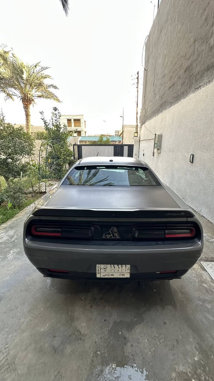 RT/TA 2019
السلام عليكم 
للبيع Dodge Challenger RT/TA 2019 مكينة ٥٧٠٠

المواصفات:
ويل ٢٠
فتحة
حساس خلفي
مراية قلاب 
عليها oil catch can وبرمجة سيفتي من ايكل

كشنات TA 
عينات TA لون ابيض
اضوية TA موضحة بالصورة
قمارة / بنيد / صندوك مغلف 

عليها ادامة كاملة 
تخم تايرات جديد 

ماشية ٧٥ الف كيلو قابل للزيادة 
حادث موضح بالصورة
السعر ١٨٠ وبيها مجال 
مكان السيارة حي الخضراء

*********** - ***********
