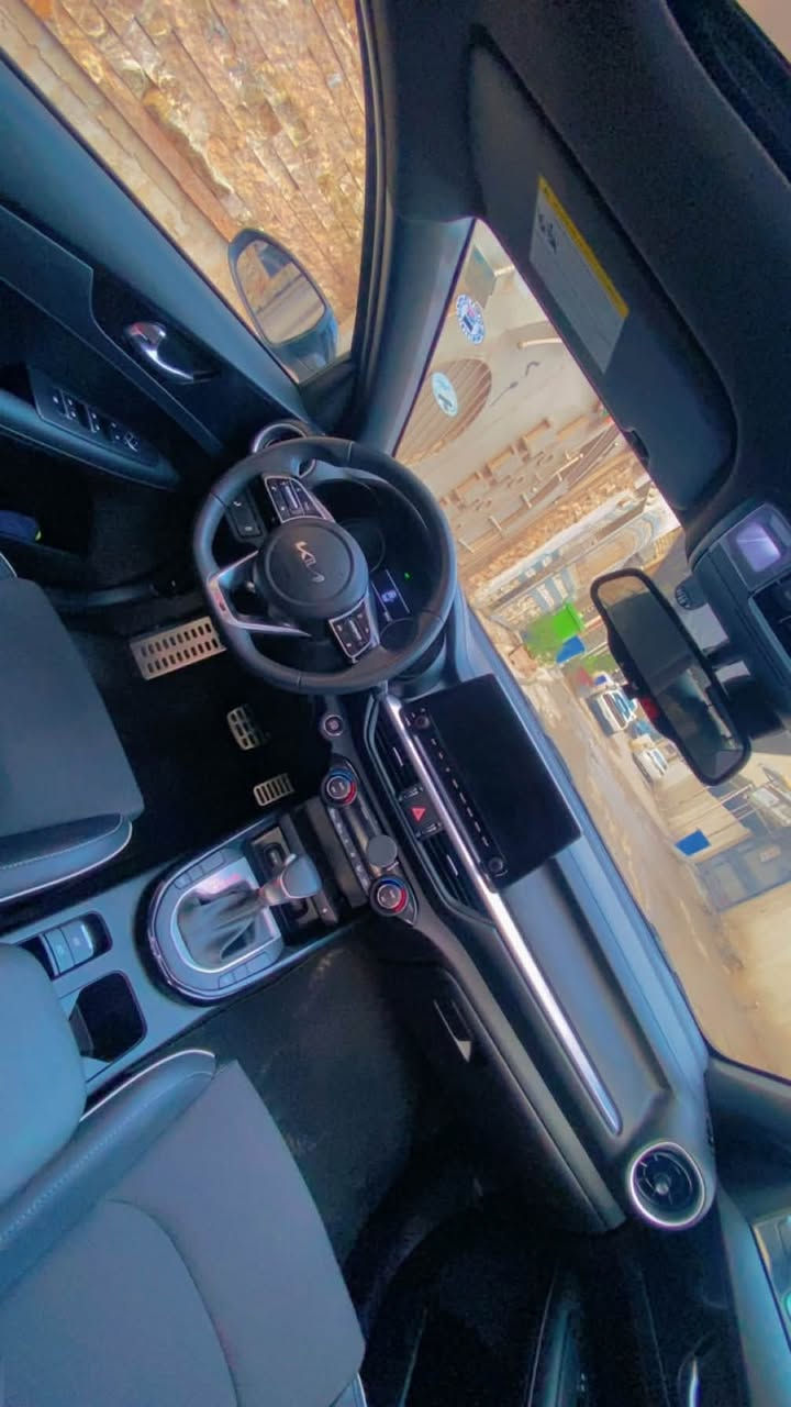 السلام عليكم حادثها موجود بلمنشور جاملغ امامي بدون دواخل والجاملغ الامامي بي كلير من امريكا فورتي موديل23 ماشيه 20 رقم اربيل باسمي السياره جي تي لاين المحرك دوش 2000 أي استفسار راسلني أبو علي***********(***********
