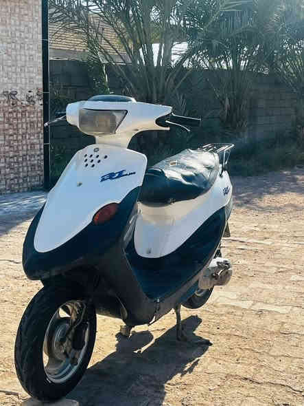 سلام عليكم دراجة للبيع تسعه زروف ياباني كاملة من كلشي كلوباات اشارات ما نقصها شي مكينه ناعمه حصرها حلو تايرات جدد دبلات جدد قفل صندوك جوزه بلاديه عداد بانزين مفتوحة مرة وحده مكاني القرنة الثغر يم الملعب ١١ السعر ٢٧٥ رقم الهاتف ***********
