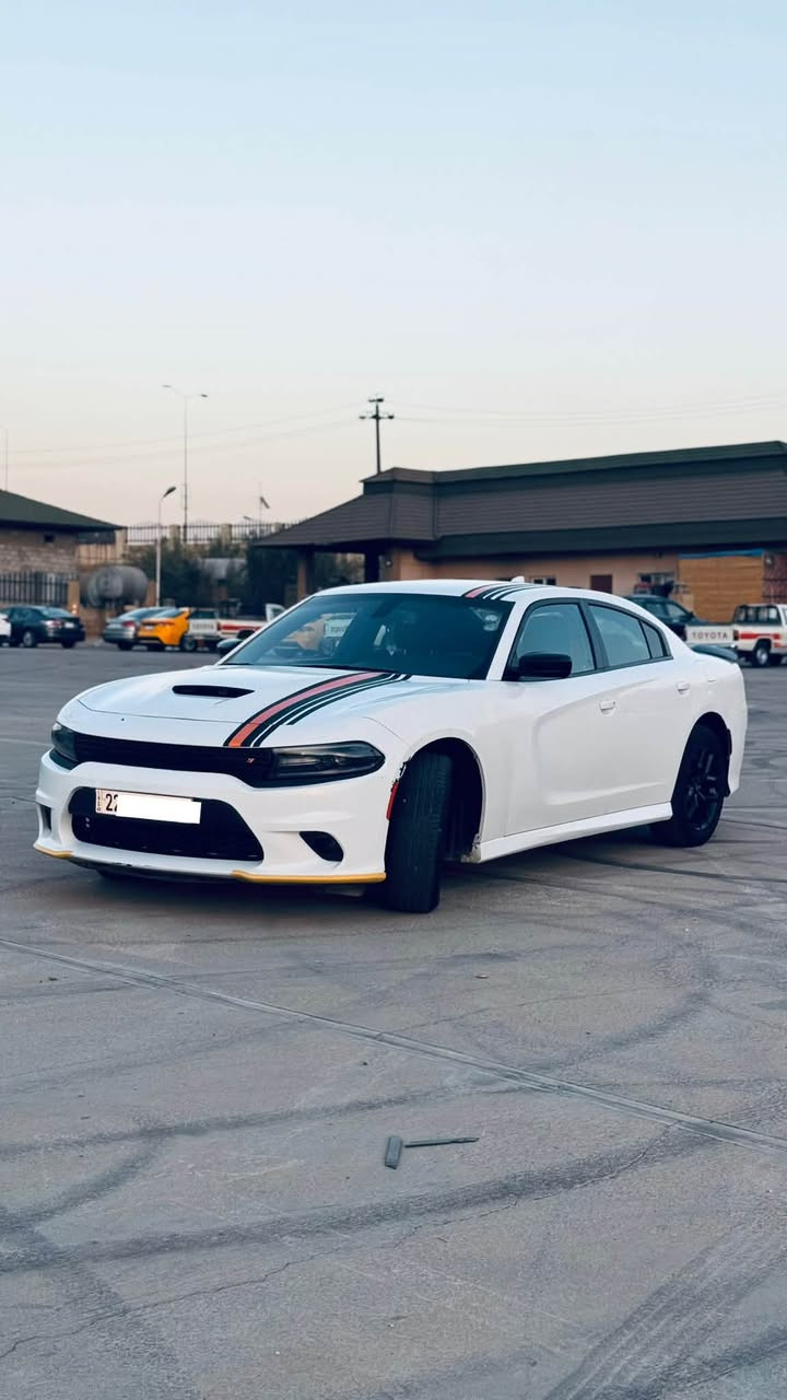 دوج جارجر 2020 GT

وارد كندي
ماشيه 94000
محرك 3.6 (V6)

مواصفات GT معروفه ..

شاشه تحكم لمس بلوتوث ابل كار بلي 
كامره ووحساسات خلفيه
شفتات وتحكات ستيرن 
مثبت سرعه
سماعات Alpan
قطعتين تبريد مركزي
كشن امامي مخمل كهربائي

ضرر سيارة … بيها صبغ بوند امريكا وجاملغ سايق وشويه من باب سايق وبيها مكان واحد تعديل بارد اثر شخط باب خلف سكن وبيها ملاحظات بعد اثر طخات 

سيارة جاهزه ومابيها دينار مصرف عليها طخم تايرات جديد وحداديه كير ومحرك وكهربائيات بشررط مكان سيارة كركوك تريد وكاله تريد تحويل 

⚪️ *********** ⚪️
