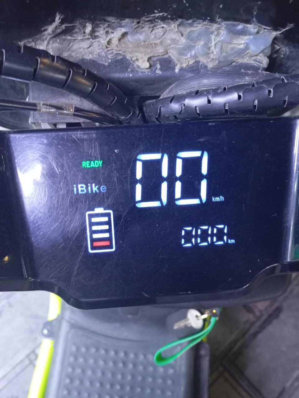 الجاملغ والدرع الخلفي موجود بس شلعته علمود اغسله
بطاريات جديدة موديل 2025 شهر 11 نوع ونلي الأصلية 
عقل جديد 2026
ملف جديد 2026
سكليتر جديد
شاشه تعرض السرعه والاعطال كلها 
سرعتها 60 بل عداد الحقيقي 40
الدراجه تمشيك بل شحنه الوحده 70 كيلو حقيقي وعل فحص
وبقية المواصفات معروفة بل شحن 
... المرايات شديت اليوم زوج جديد معليك الي بل صور تك مكسور..
السعر 250 الف مكاني بغداد شارع حيفا


**إذا كنت صاحب هذا الإعلان وتريد حذفه لأي سبب، رجاءا أرسل رسالة إلى الدعم الفني**