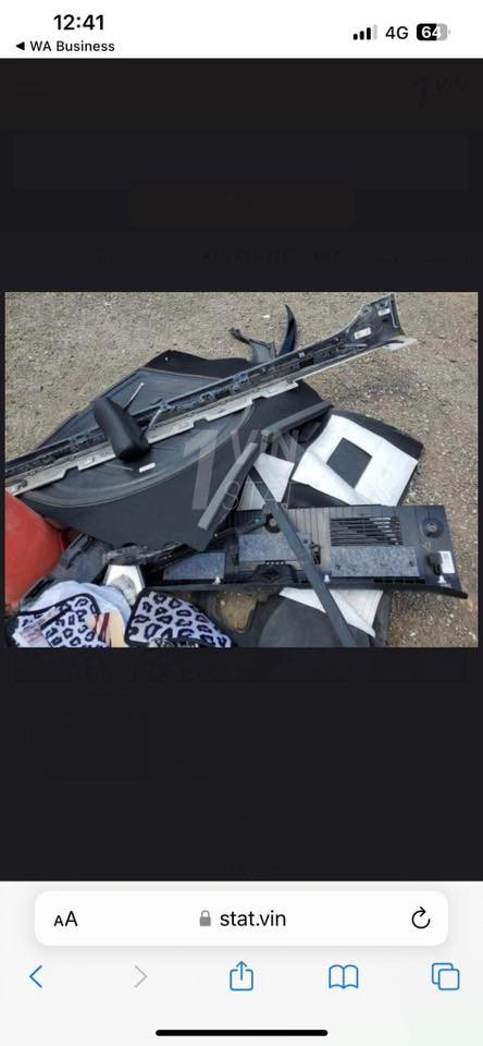 السلام عليكم
فورتي 2023  فئة( GT) لون ابيض اعلى فئةبالفورتي 
محرك 1600 تيربو 201 حصان 
كير DCTدبل كلج 7 نمر
ماشيه (38,000) الف
ترقيم جديد
جديده السياره كلش

رقم  بغداد جديد شرط
السياره بيها حادث خلفي بدون ارباك 
وين ميعجبك افحص. 

المواصفات ...
1.بصمة تشغيل + ابواب وصندوق+ تشغيل عن بعد
2.فتحه سلايد 
3.رمز Gt على دشبول
4.(شفتات ستيرن)
5.شاشة كبيرة مع نظام تشغيل ابل كار بلي
6.واندرويد اوتو
7.كاميرا دواره (وضعيات عدد2)
8.انظمة قيادة سمارت+ وسبورت+ ونورمال 
9.تدفئة+ تبريد كشنات+
تدفئه ستيرن
10.كشن كهرباء
11.كشنات جلد حضن مطرز احمر مع علامةGT
12.نظام سماعات (هارمن كاردن)
13.لدات داخليه متغيره الالوان( بلادي)
14.قطعتين تبريد
15.شحن وايرليس 
16.دركة D  شكل رياضي مع ختم GT 
17.حساسات خلفية مع جرس تنبيه 
18.رادرات جانبية+ وامامية+ وتحديد مسار + كروز سرعه
19.قياده ذاتيه
20.اوتو هولد+ هاند بريك بصمه
21.نقطة عمياء 
22.كات دوسات جانبية بلادية 
23.دبل اكزوز
ويل كب كروم حجم 18رياضي
فتحة سقف 
وكومة بيه مواصفات سيارة 
حادث خلفي فقط مع صبغ ربع الجاملغ الخلفي فقط 

السعر (180 ورقة ) وبيها مجال بسيط ا 
بغداد الغزالية 
***********
