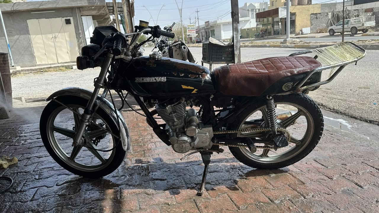 ٥گير سيفان للبيع لا صوت لا بخار سعر ٢٠٠ بي مجال قليل ***********
