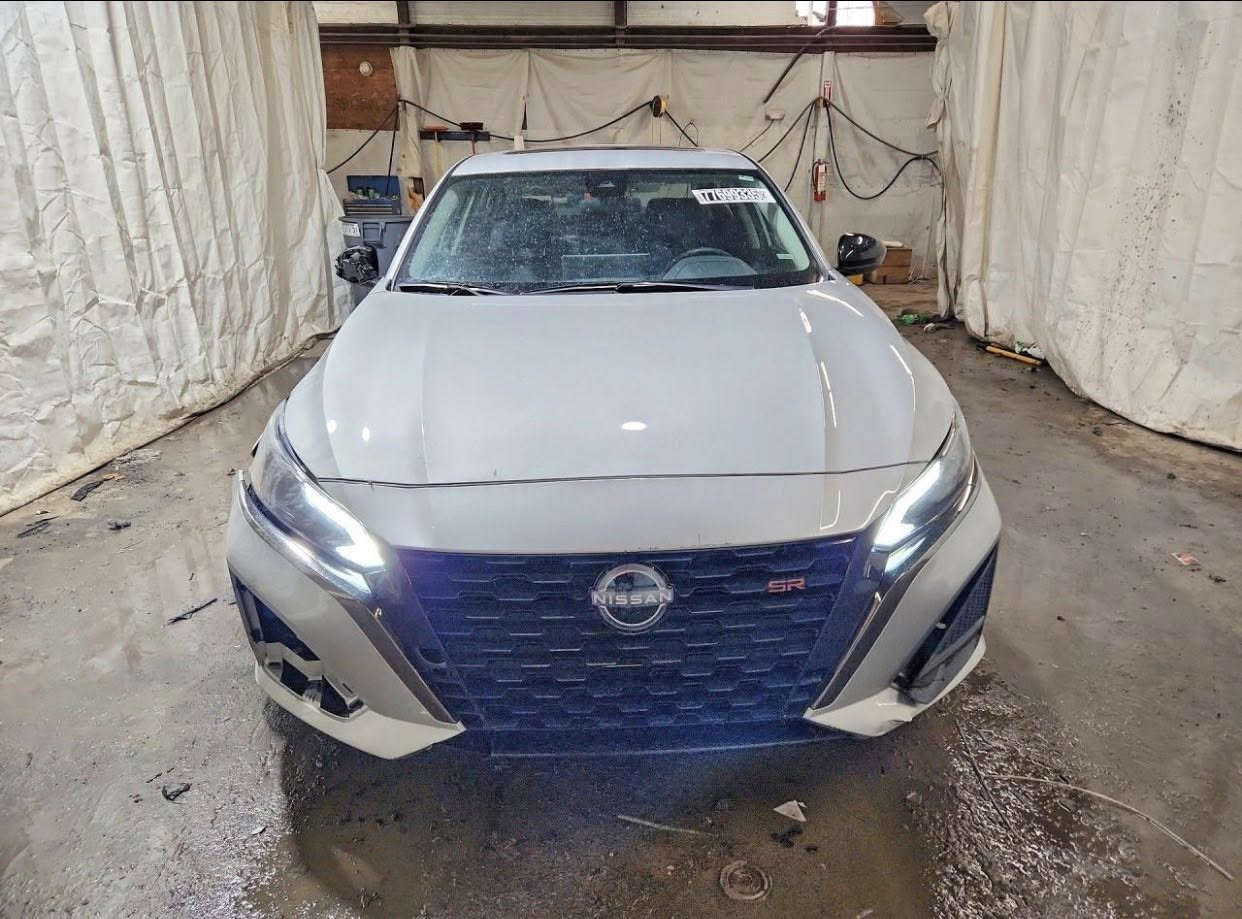 🔹السلام عليكم ..

🔹نوع السيارة …
‏♦️NISSAN - ALTIMA - SR - 2025

♦️تاريخ المزايدة غداً الاربعاء بعد السادسة مسائاً
2026 - 2 - 18

♦️عداد المسافات - 22 الف ميل فقط .
♦️الاسطوانات - 4 سلندر .
♦️حجم المحرك - 2.5 .
♦️الوقود - بانزين .
♦️فتحة سقف
♦️شاشة كبيرة 
♦️تشغيل عن بعد

♦️الأضرار  :- حسب الصور المرفقة  ..

🔹للدخول الى المزاد او شراء سيارة
🔹او اي استفسار يرجى التواصل مع …

🔹شركة الناصر للمزادات وتجارة السيارات🔹

♦️زياد الناصر -  ‭***********
ايهم الناصر - ***********♦️

📍صلاح الدين - قضاء العلم - قرب البطاقة الوطنية📍
