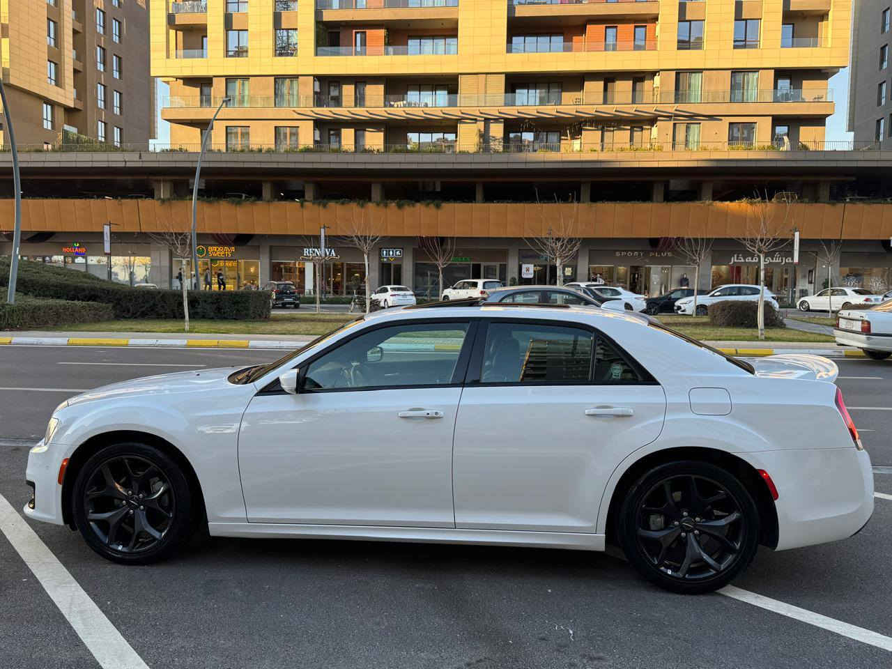 السلام عليكم 
 أوباما موديل 2018 S سياره كلين كفاله عامه خليجي صفر شركه هارلم  زيرمكفول من دعاميه للدعاميه من كل نواحي مكفوله 

رقم هاتف ☎️ ***********
✅ مواصفات السياره فول
شرکە هارلم
1️⃣ رادار امامي رادار جانبي 
2️⃣ حساس امامي 
3️⃣ حساس خلفي 
4️⃣ شاشه كبيره كاربلي 
5️⃣ كشنات خزن ميموري مع استيرن
6️⃣ كشنات تدفئه +تبرید
7️⃣ شفتات استيرن 
8️⃣ سكليتر  متحرك كهربائي 
9️⃣ برده خلفي 
🔟 مرايه قلاب + اشاير مراية 
سیارا واحد علە واحد فول فول
🔴 سياره ماشيه 56 mil
🟡 فتحه بانوراما طكتين 
⚫️ 2 بصمه  اصلي 
🟠 بجم عريض
🟣 لايتات زينون بلادي +عدسه متحرك
🔈 سستم سماعات Alpein+ دمام بل صندوك 
🟢 كلاصات حار 🌶️ بارد
🟢 ويل 20 بلادي
🔴 محرك V6 3600 
سياره صفر شركه هارلم  خليجي زيرو السياره بل كارتون فول فول للاخير هزه رقم سنويه كله جديد بسمي مكان سياره سلیمانیە
 رقم ☎️ ***********
