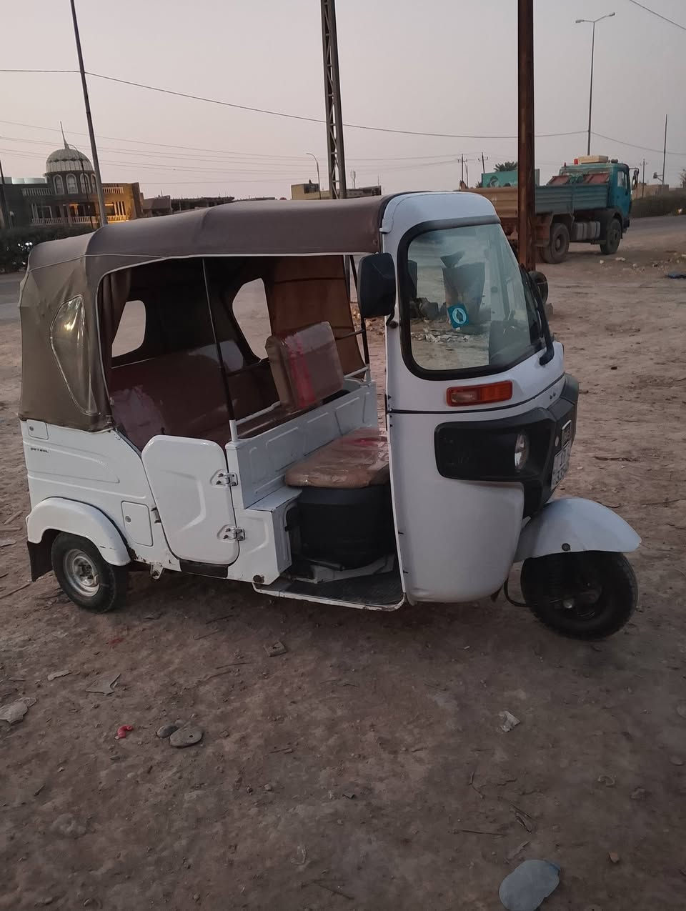 السلام عليكم تكتك للبيع 22 مكفوله من الصبغ ولمعجون بيها طخه يم البك لايت ومرجعه بارد التكتك ناعمه وحلوه وجاهزه لا تنقيص ولا تبخير ***********
