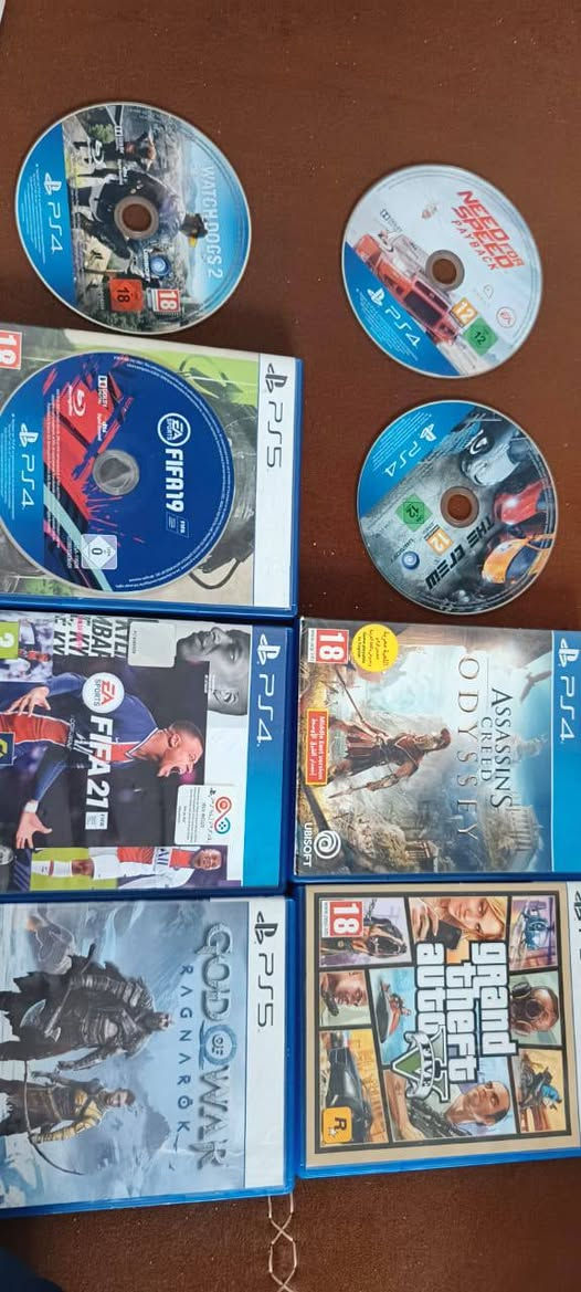 PS5للبيع
مستخدم نظيف جدا اخو الجديد كامل ملحقات  
ويا ملحقات جوستك اصلي اضافي 
وهاي الاقراص الي بالصورة 
السعر 650 قفل قفل 
مكاني نجف مجمع ابو تراب 
***********
واتس اب
