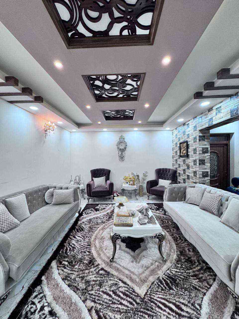 للبيع 🟧🟧

دار  في حي الحدباء

الموقع :حي الحدباء الاولئ

موقع مميز

اتجاه الدار شروق ابتدائي

شارع عريض 15 م

مساحة :240م

واجها: 12م

بناء محدث: 2018

محتويات الدار :
الطابق الأول
غرفتين نوم وصاله واستقبال ومطبخ وصحيات وكراج اضافه الئ مخزن 

الطابق الثاني
اربع غرف نوم وهول وصحيات 

للإستفسار الاتصال على الارقام التاليه
***********

***********

***********

*********** 

اوقات العمل من الساعه 11صباحا والئ غايه الساعه 7مساء
