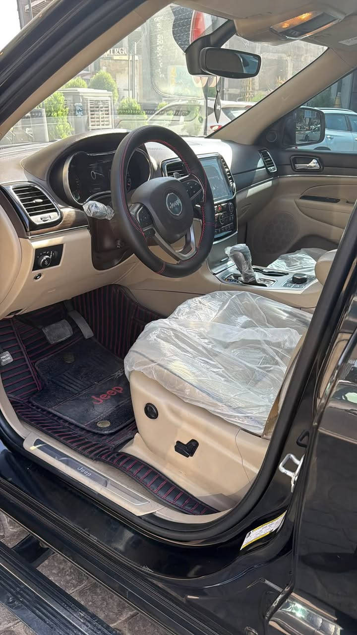 جيب اوفرلاند موديل ( 2020 )وكاله المهند سياره (خليجي )  مواصفات فول مكفول كفاله عامه ✅️  
ثلاث شاشات . سياره كله بشرط على وضع الشركة .
باج تضليل صادر من مرور اربيل مدة سنة 
🔹 6 سلندر ( 3600) 
🔸️ماشية ( 46 ) حقيقي فقط.
🔹جكات تصعد وتنزل
🔹5 مودات قيادة 
🔹️سقف بانوراما . شاشه كبيره وسطيه . 
🔸️مقاعد جلد 
🔹زراك لايت 
🔸دفع رباعي 4x4
‏🔹مراقبة النقطة العمياء .
🔸️كشنات تدفئه وتبريد.
🔹️كشنات كهرباء و تحكم .
🔹️كشن خزن ستيرن هيتر. 
🔸️ستيرن تحكم كهربائي .
🔹️لايت ليد + لايدزينون 4 عدسات 
🔸️مرايا هيتر -مرايه حساس .
🔹️اوتو بريك -اوتو ترافلايت
🔸️اوتو ستارت.
🔹️تحديد سرعه.
🔹️15 سماعة- دمام بالصندوق بلادي  
🔸️تبريد مركزي - صندوق شفط 
🔹️ تشغيل عن بعد.
🔸️يدات نيكل +يدات بصمه .
🔹️ مرايا رادار . 
🔸️سبير منازل .
🔹️دعاميات حساسات . 
🔸️ محرك وكير بشرط .
وباقي مواصفات الاوفرلاند معروفة
🟡مكفوله كفاله عامه 

🔴 رقم بأسمي شخصي تحويل مباشر .
مكان السياره بغداد 
السعر 31 قابل للتفاوض 
***********
