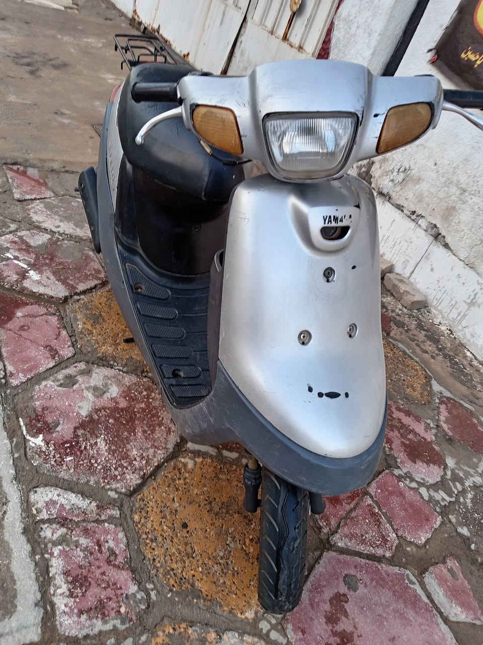 للبيع يوماه بطه دراجه نضيفه حيل
مكينه ناعمه خرسه مامفتوحه تايرات جدد شادهن 
كهربائيات تشتغل بس باتري مابيه شلعته فول سعره 250 مكاني حي العسكري ***********

