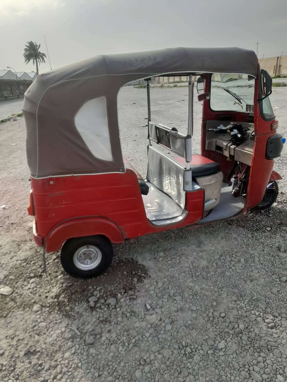 السلام عليكم تكتك ١٨ للبيع مامرقم أوراقه كامله تكتك خير من الله كامله ضفيرة جديده سلف جديد تخم تاير مكينه خير من الله لاتنقص ولا تبخر سعر ٤٧٥٠ عنوان جسر ديالى *********** واتساب
