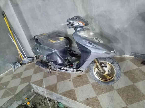 سلام عليكم اخوان
دراجه سبيسي ياباني سرعه ١٠٠ دراجه ماعرف شنو عطلهه
وبيهه نواقص مثل قبق هندر وجوزه وتلحيضات  مكينه سليمه مابيه شي كلجات البلاديه. سعره ١٠٠ قفل مكاني ناصريه مركز. الحولي الجديد. ***********
