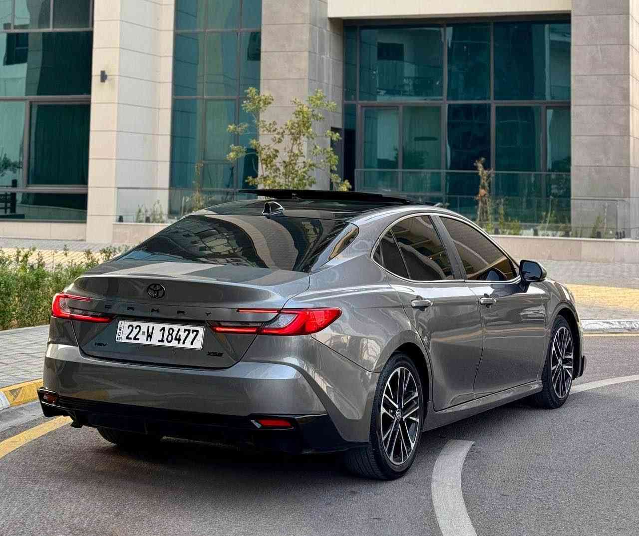 كامري موديل 2025 فول مواصفات 
1. بانوراما 
2. رادار امامي وخلفي 
3. كشن هيتر 
4. ستيرن هيتر 
5. نقطه عمياء
6. اوتو هولد 
7. اوتو ستوب 
8. كار بلي اوتو 
9. محرك 2500 هايبرد 
10. ماشيه 20 الف 
11. العنوان بغداد 
12. للاستفسار *********** 
13. ضرر السياره 3 قطع بدون دواخل بدون ايرباك 
14. سعر مناسب جداً 235 ورقه بغداد, العراق
