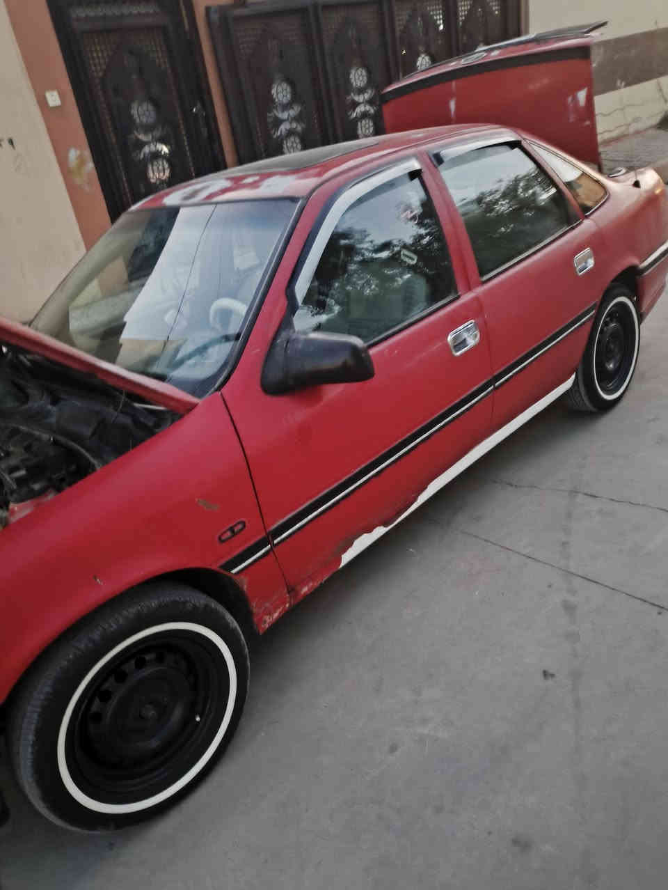 سياره للبيع اوبل فكتره موديل91   ٢٠مشروع وطني دفتر بانزين موجود  لا صرف ولا بخار تيرات جديد مراوس حسب السعر 40 قناع رقم موبايل ***********
