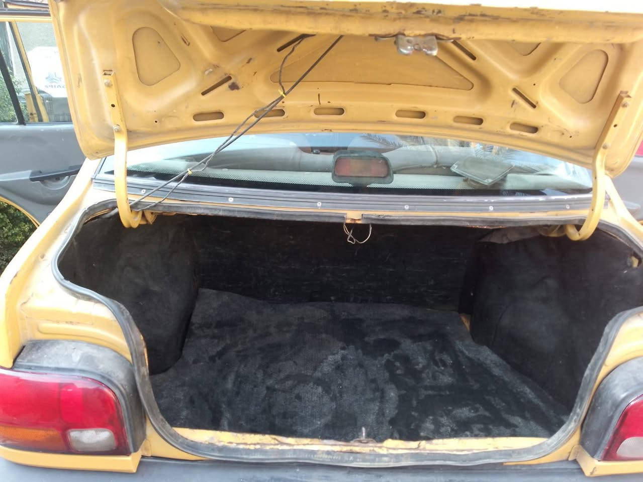 السلام عليكم سايبا للبيع موديل 2011 كما موضح بالصور سيارة بيها خيط تبخير وكير خير من الله سيارة حلوه راعية بغداد رئاسة العبيدي ومكان السيارة الكمالية سعر السيارة 26 ورقة وبيها مجال الاتصال على رقم ***********
