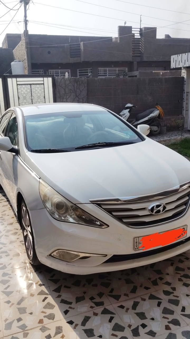 السلام عليكم سوناته 2013 خليجي شركه العامه  مكفوله من صبغ فقط بيه بارد قليل رقم سليمانيه مكينه 2400 كير ومكينه مكفولات سياره جاهزه من كلشي السعر 135 الاستفسار ***********
