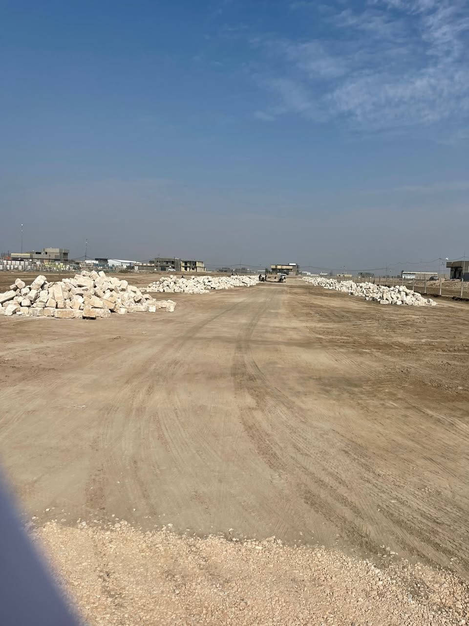 السلام عليكم
متوفره قطع للبيع + (3 دوانم) ... طابو زراعي سند 25  الموقع المحاويل طريق السدة تبعد عن الشارع 100م  للاستفسار الاتصال على الرقم الهاتف ***********
