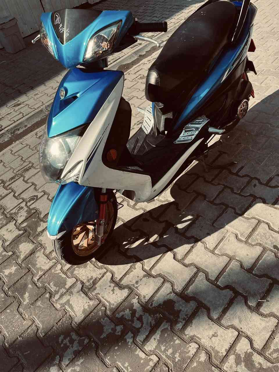 سلام عليكم للبيع سكنس لد دراجه كامله عل اخر حبايه بيهه غراض حلوه
صدر دي واي وفج فرندو 
وكلجات امامي خلفي رياضي
وياله اربي ام  
لايت زنون اصلي 
براغي رياضي 
قبضات 
لونهه مميز 
رقمي ***********
