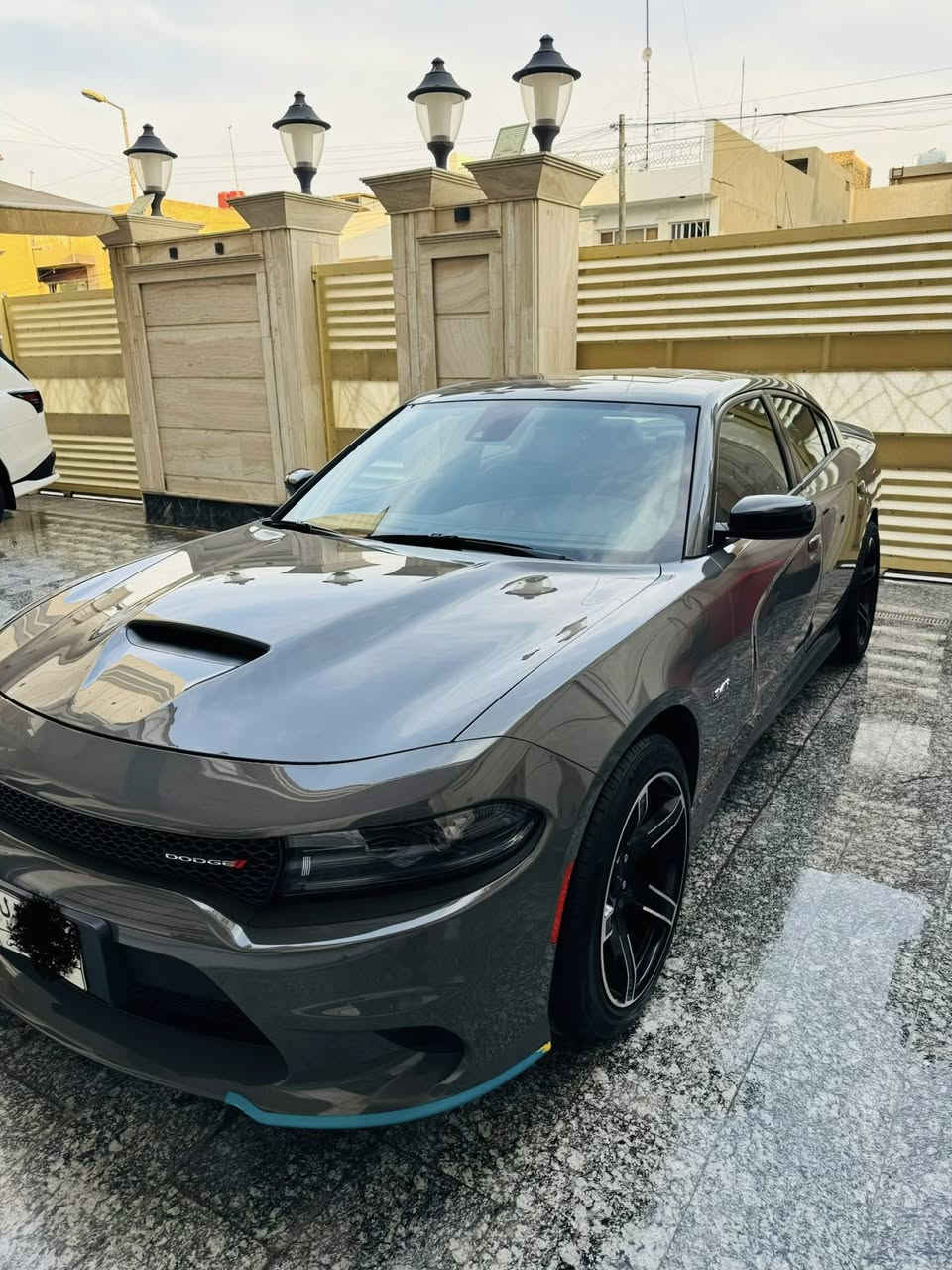 سلام عليكم 
جارجر R/T 8 سلندر خليجيه وكاله 
فول مواصفات
مديل 2023
ماشيه 26 الف كيلو يعني بعدهي زيرو
مكفوله من كلشي 
سعر 41 الف دولار يعني 410 ورقه 
مكاني زيونه 
رقمي ***********
