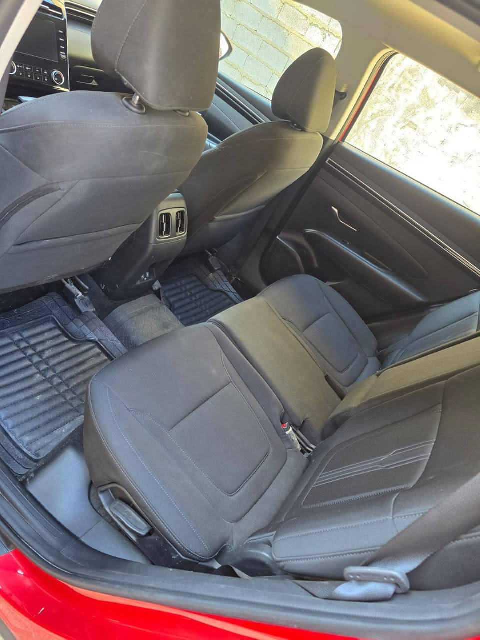 توسان للبيع🌟
(ارخص توسان بسوك)
موديـل2023
ماشية 44
محرك 2500
تو ويل
نص مواصفات 
بصمه 

صندوق كهربائي 
كشنات كهربائي 
كشنات حار 
تبريد قطعتين  
تلفون شاحن.(وايرليس)
وفول تحكم استيرن وتحديد سرعه 
تحديد سرعه 
تحديد مسار 
رادار امامي وجانبي وخلفي 

مانع تزحلق

حادثها واضح بل صوره 
سعر :175 ورقة
مكان : بابل المسيب
رقم : ***********☎️☎️
رقم بغداد
