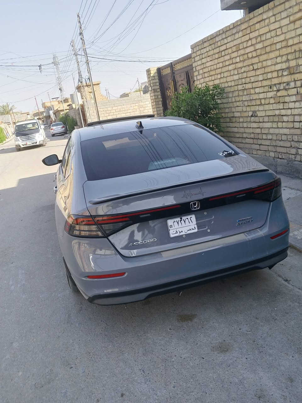 سلام وعليكم للبيع هوندا اكورد موديل 23 فول سبورت سياره من الدعاميه خلفيه لدعاميه اماميه مكفوله حادثه بنيد مبدل بنيد ونصبغ وثيمالا ايرباكات شواصي لغود كله مكفوله بنيد صبغ بس 
ماشيه 18 
السعر 190 وبيه مجال لشراي 
ملاحضه سياره تترقم بغداد كبل باسم المشتري هاذ رقمي ***********
