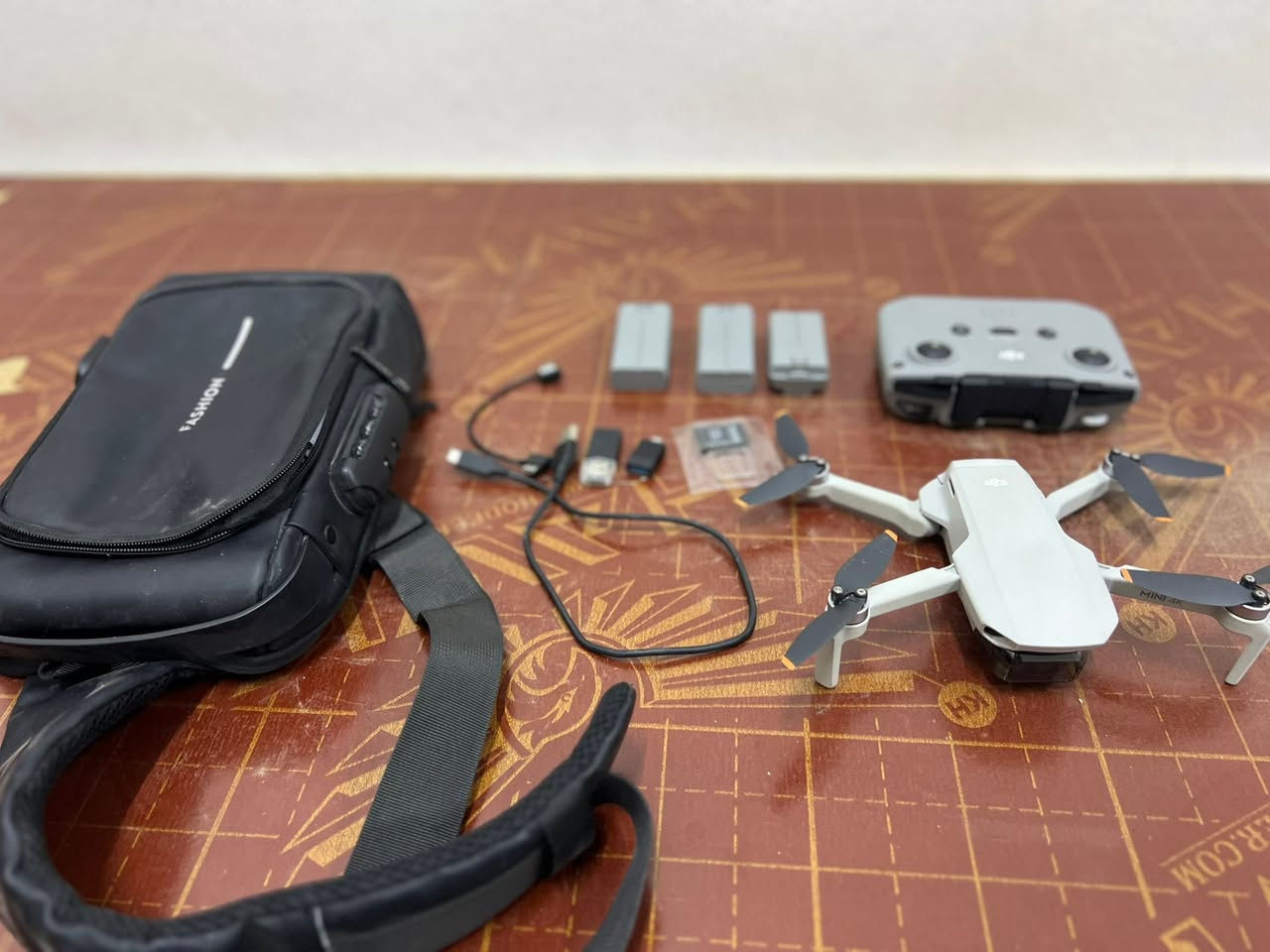 السلام عليكم
درون mini 4k 
كاملة ملحقات مع بطاريات 2 اضافية 
مع رام 256 السرعة 200 
مستخدمه مرتين لو 3 بسس 
ب750 وبيها مجال


**إذا كنت صاحب هذا الإعلان وتريد حذفه لأي سبب، رجاءا أرسل رسالة إلى الدعم الفني**