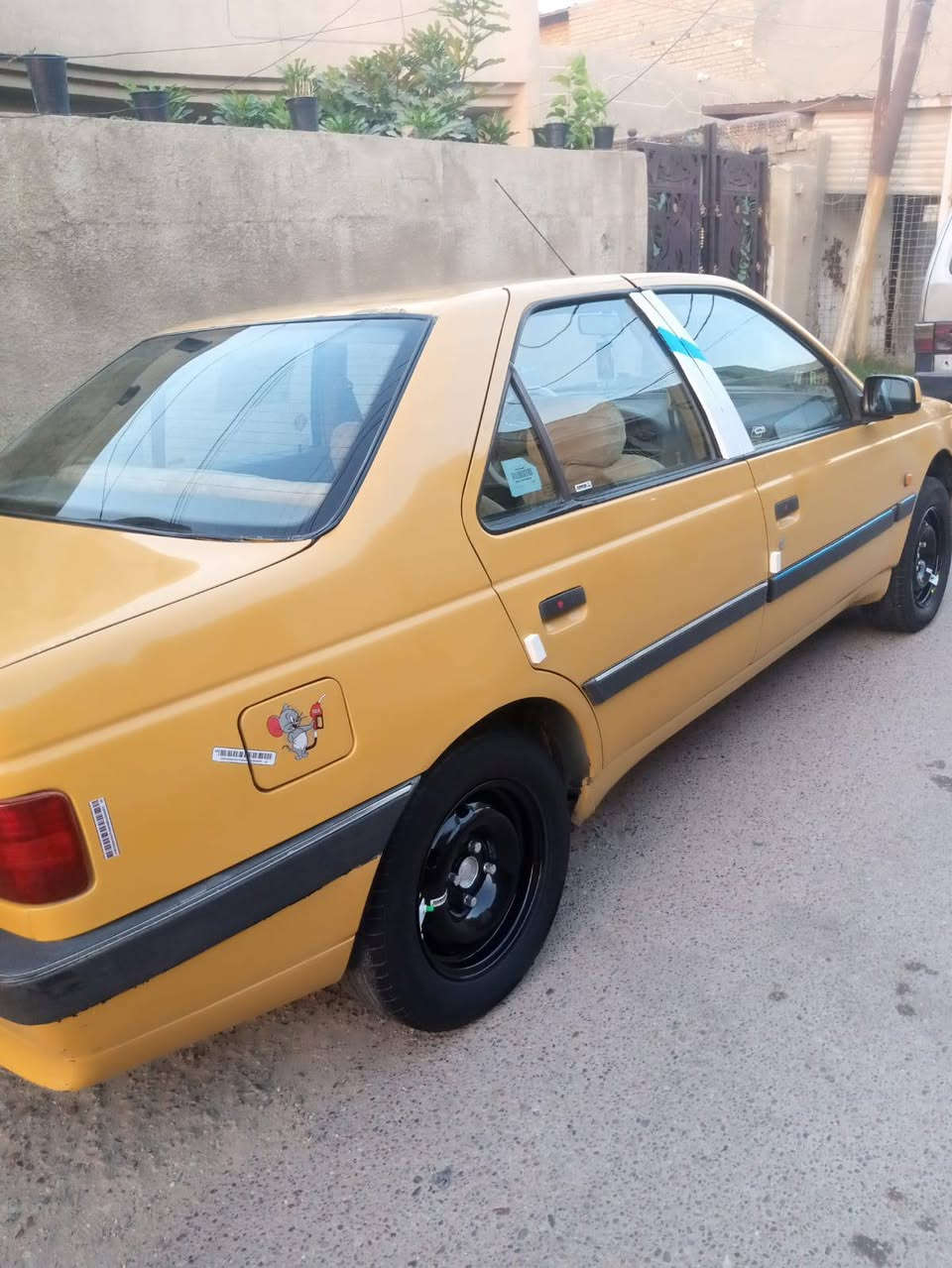 سلام عليكم بيجو لميس 2015سياره كفاله عامه من ضربه من تبديل من صبغ برغي ما مفتوح بيها كلها عل بلاد كير مكينه تبريد ثلج 🥶 خير من الله صدر امامي خلفي تخم تاير جديد صبغ وياله حراري غرفه جديده سياره كلها بلاديه كهربايات كلها شغاله  بلاد تجي شوف بعينك مال بيت  بسمي مصفره هيئة وغرامات سعر 47وبيها مجال حك جيه كلشي اكو بل سوك مكاني بغداد زعفرانيه ***********
