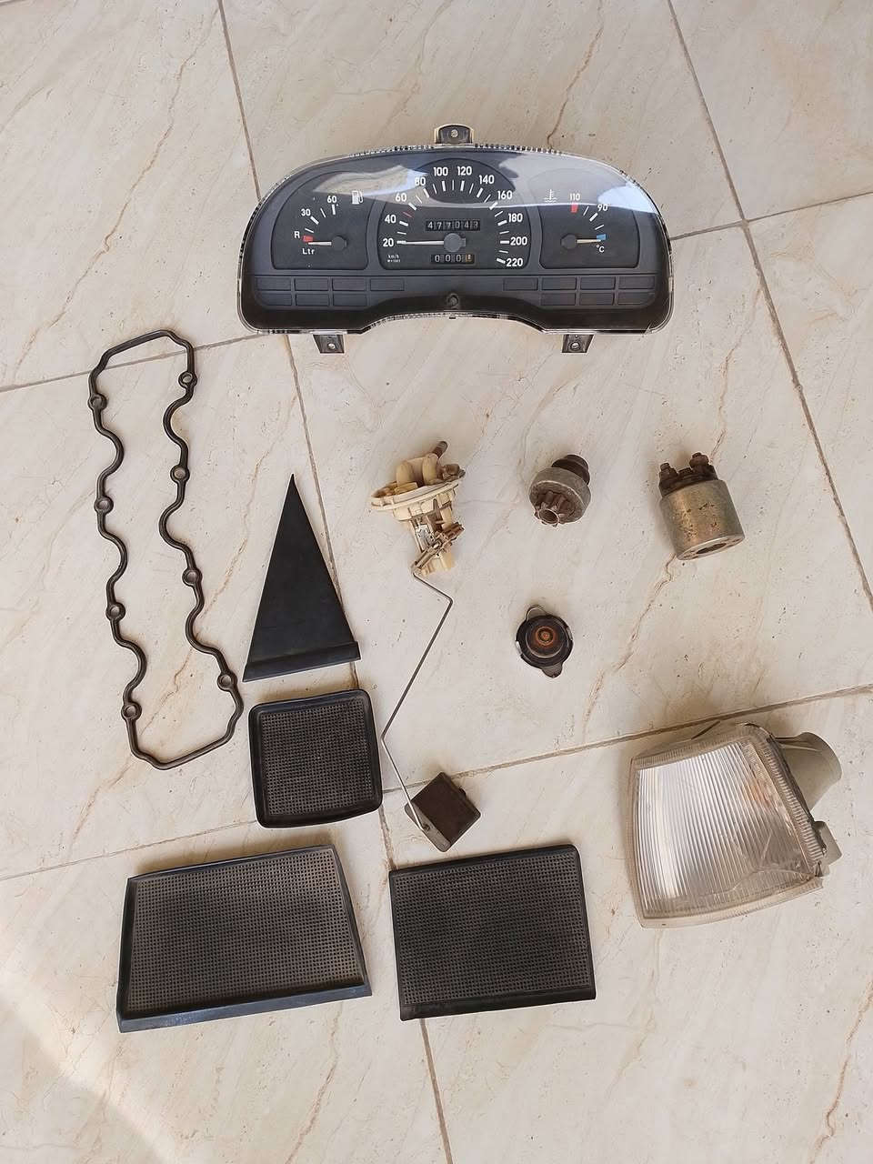 أغراض اوبل فكترا للبيع مكان بابل ***********.  ***********
