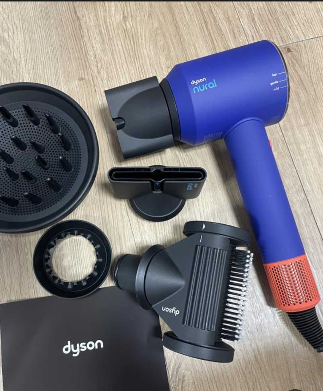 متوفر هذا الشسوار الماركة سعرة اكثر من 700 الف عراقي
الي يريدة يكتب سعر


**إذا كنت صاحب هذا الإعلان وتريد حذفه لأي سبب، رجاءا أرسل رسالة إلى الدعم الفني**