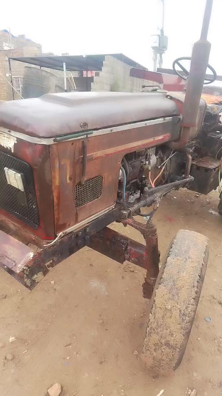 تركتر عنتر للبيع موديل 71 تركتر نظيف مكان بروان السعر  مليونين وبي مجال بسيط رقم تواصل على هذا الرقم ***********
