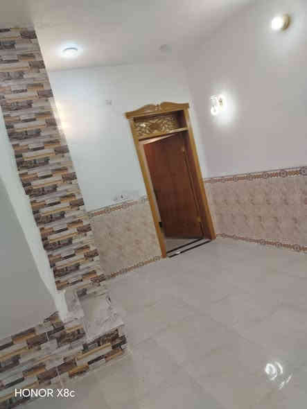 دار للبيع بمساحه 90متر،،،، يحتوي البيت على غرف نوم وصاله ومطبخ واستقبال حمامات داخليه وخارجيه ومدخل،،،،،،، نوع العقار طابو زراعي سند 25اقرار محكمه حق التصرف،،،،،،،،، العنوان عمود 317 شارع الصب مقابل ملحق قريه الغدير،،،،، السعر 35مليون مع المجال،،،،،، للتواصل ***********
